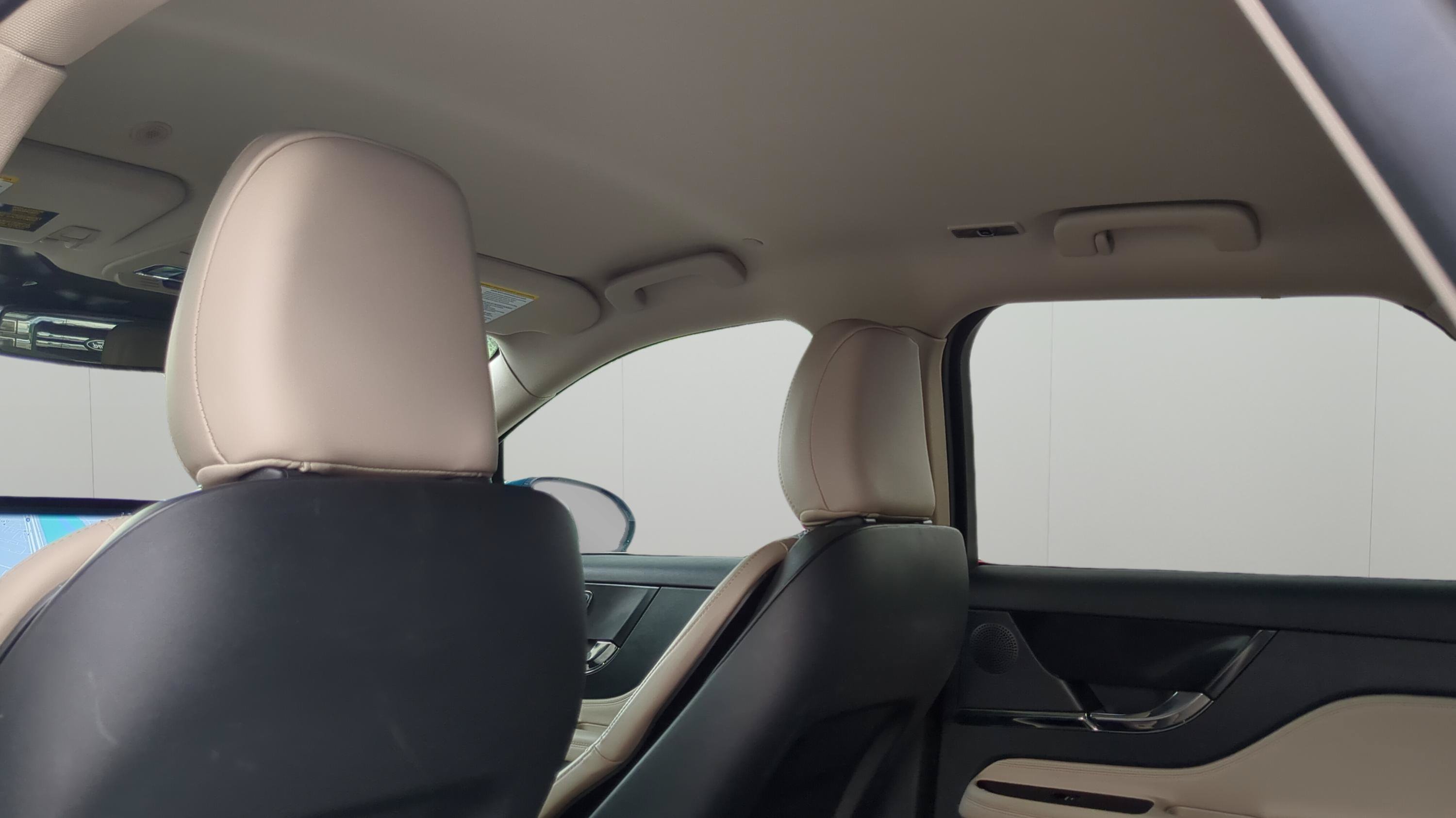Used 2025 Lincoln Corsair AWD image 20