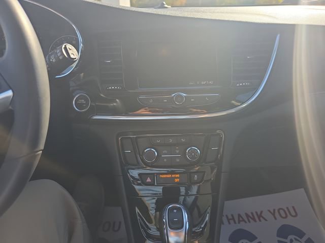 Used 2022 Buick Encore Preferred image 17