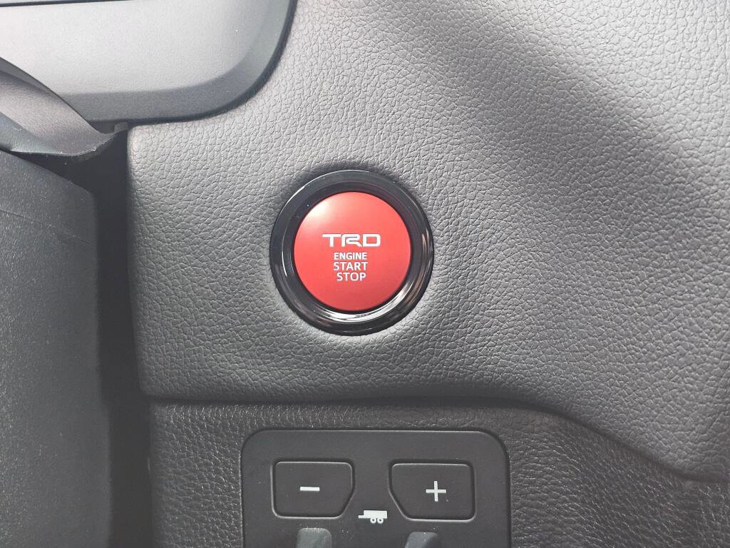 Used 2025 Toyota Tundra Limited w/ TRD Off-Road Package image 40