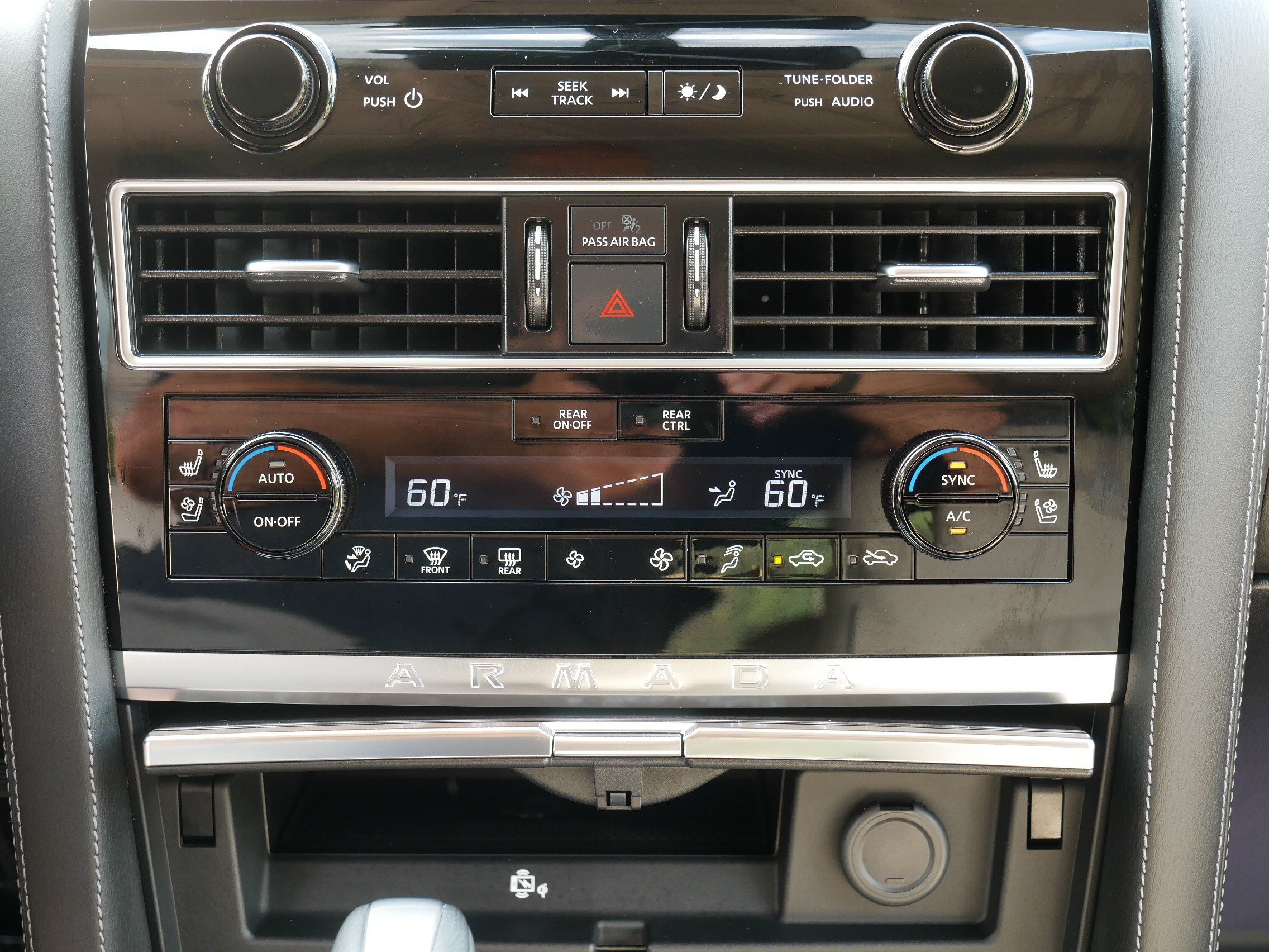 Certified 2024 Nissan Armada Platinum w/ Captain's Chairs Package AWD/4WD image 23