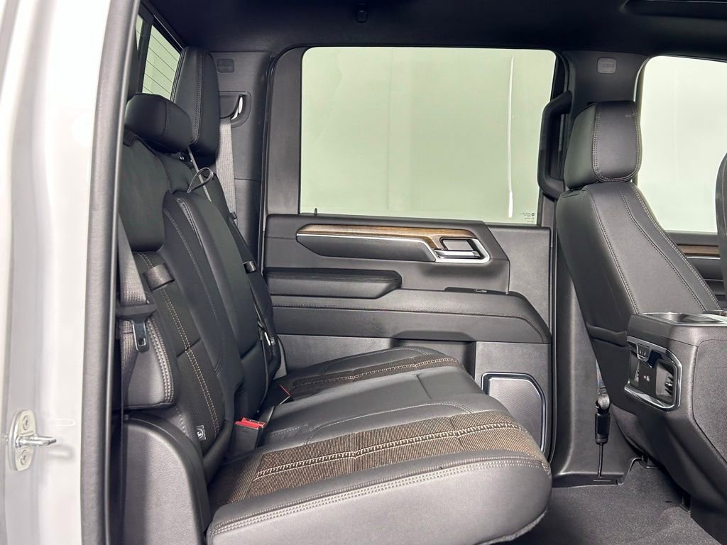 Used 2024 Chevrolet Silverado 2500 High Country w/ High Country Premium Package image 14