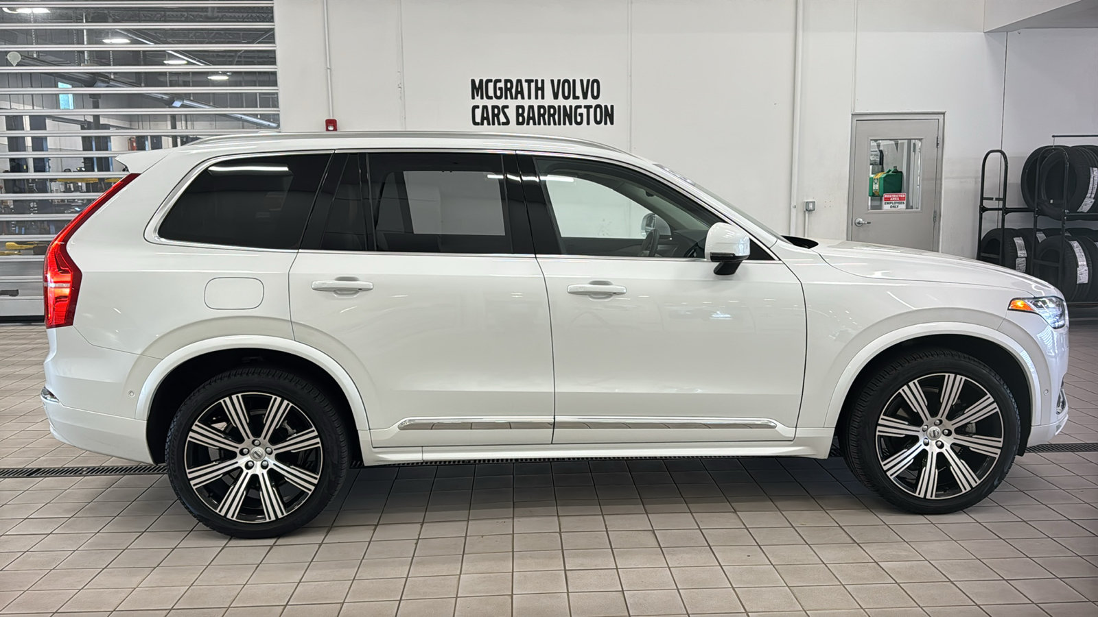Used 2023 Volvo XC90 B6 Ultimate w/ Lounge Package AWD/4WD image 4