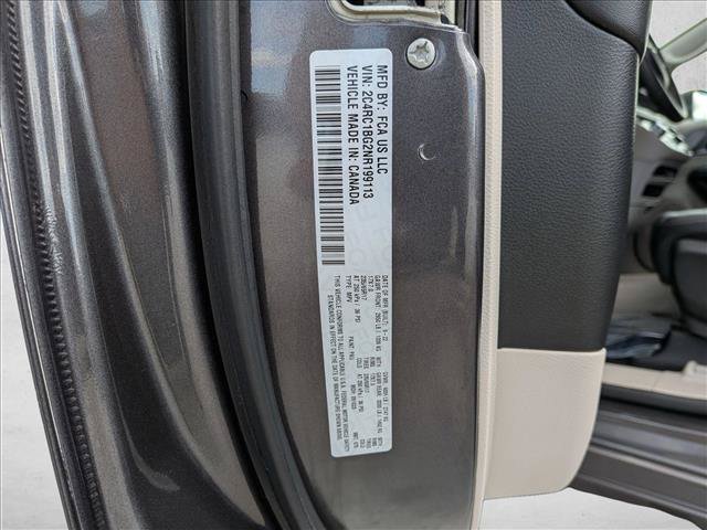 Used 2022 Chrysler Pacifica Touring-L FWD image 24