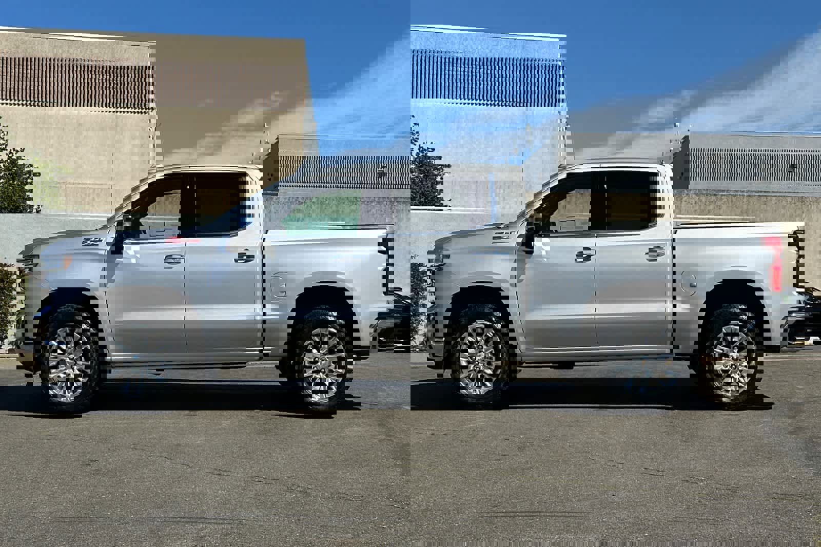 Used 2021 Chevrolet Silverado 1500 LTZ image 9