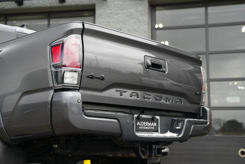 Used 2021 Toyota Tacoma Limited image 21
