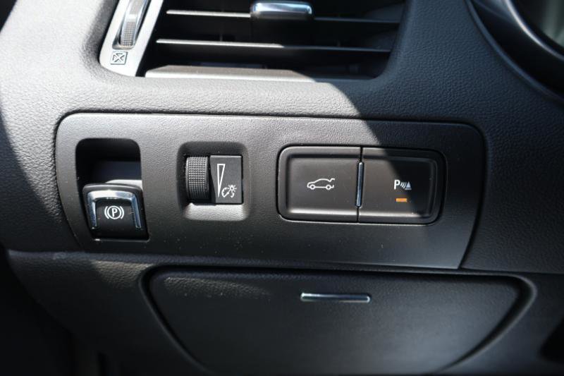 Used 2017 Chevrolet Impala LT w/ Convenience Package FWD image 16