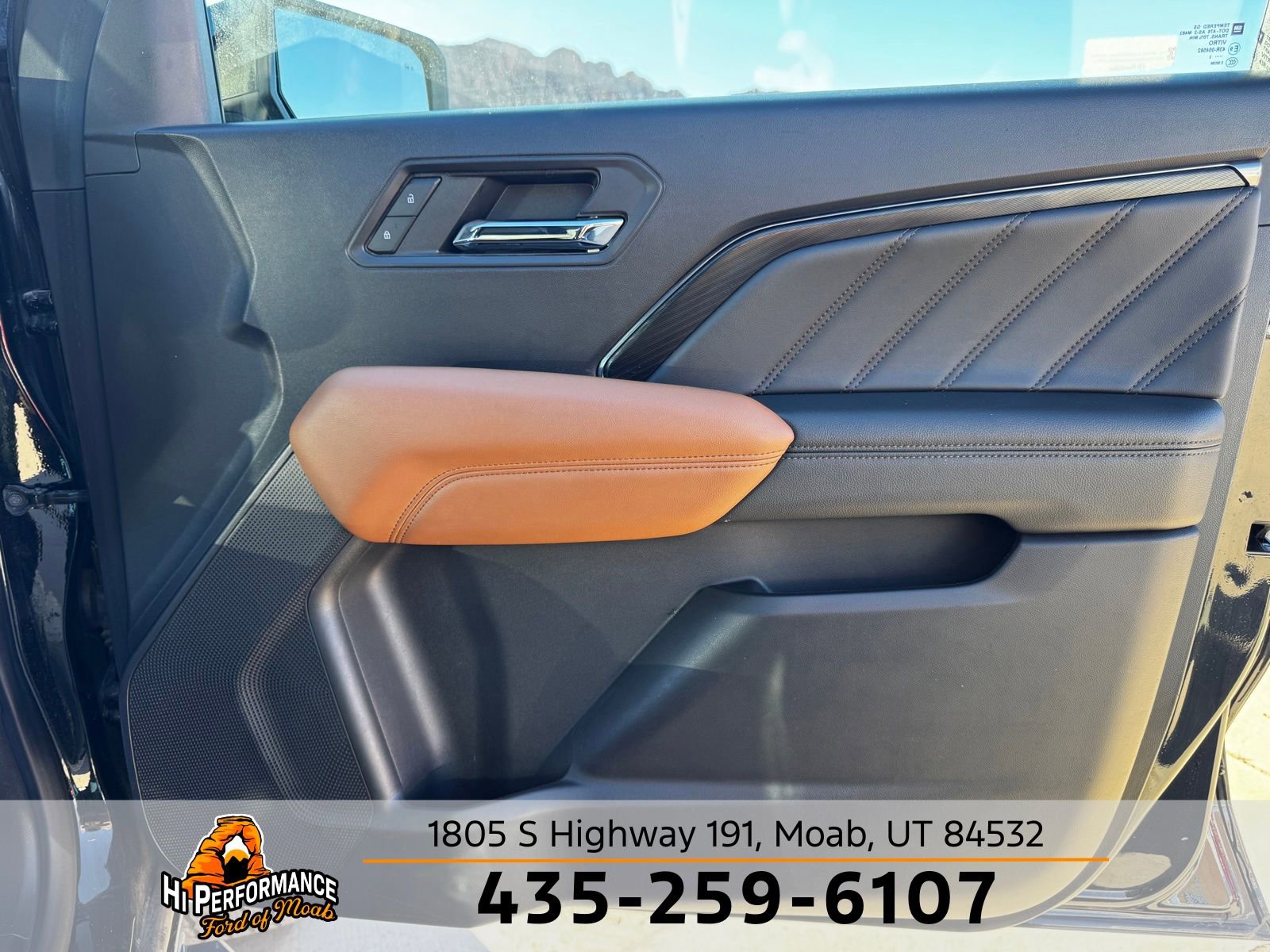 Used 2023 GMC Canyon AT4 w/ AT4 Premium Package image 27