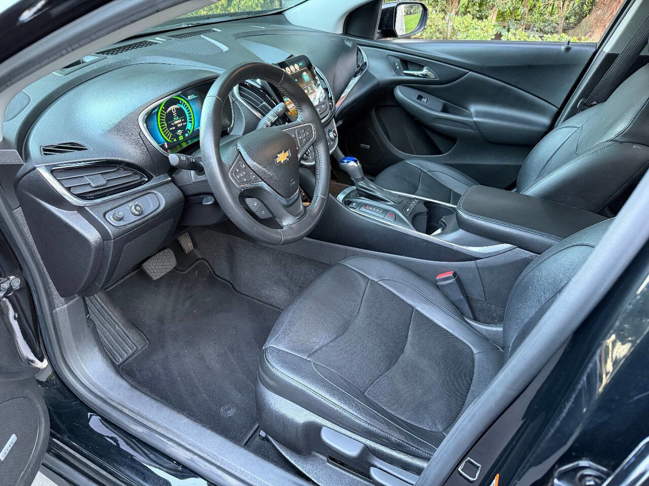Used 2016 Chevrolet Volt Premier w/ Driver Confidence Package image 12
