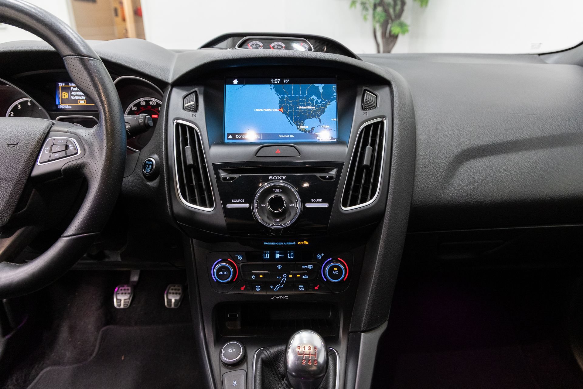 Used 2016 Ford Focus ST w/ Equipment Group 402A FWD image 18