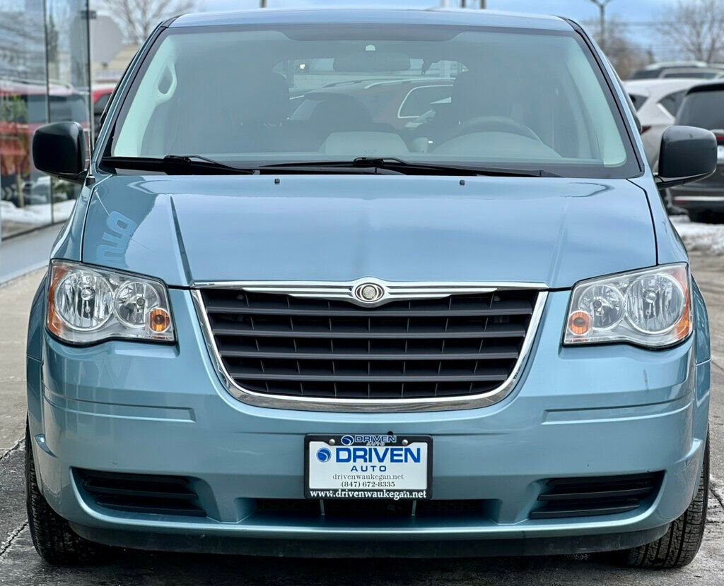 Used 2008 Chrysler Town & Country LX image 6