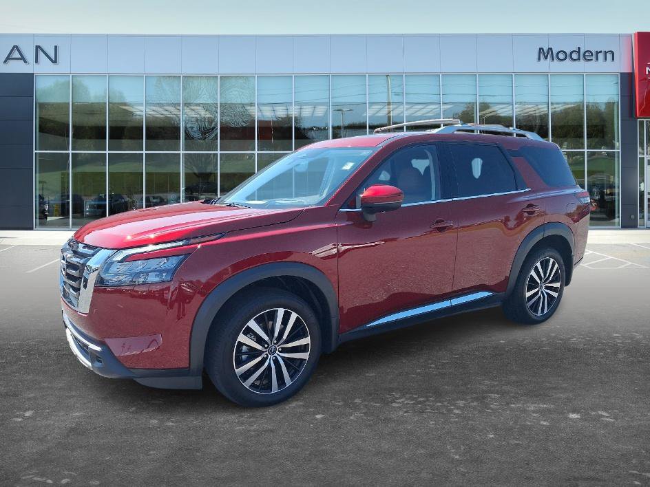 Used 2025 Nissan Pathfinder Platinum w/ Cargo Package FWD image 17