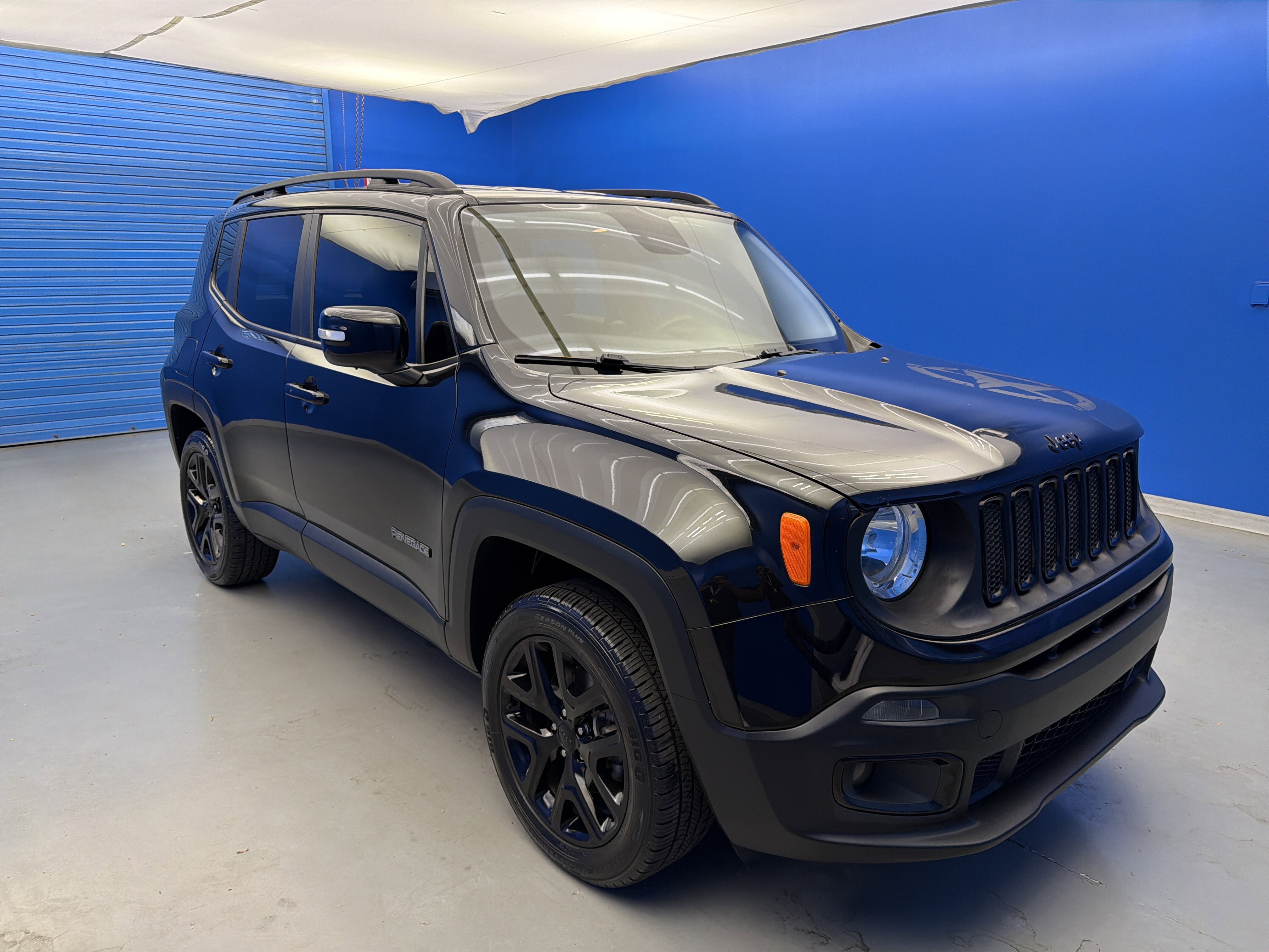 Used 2017 Jeep Renegade Altitude AWD/4WD image 2