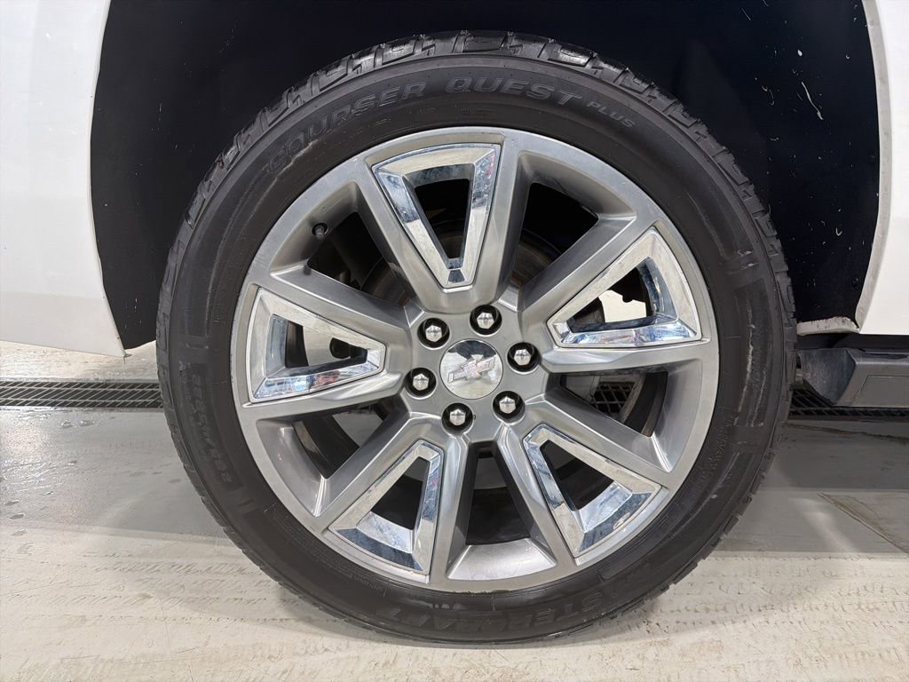Used 2017 Chevrolet Suburban Premier AWD/4WD image 16
