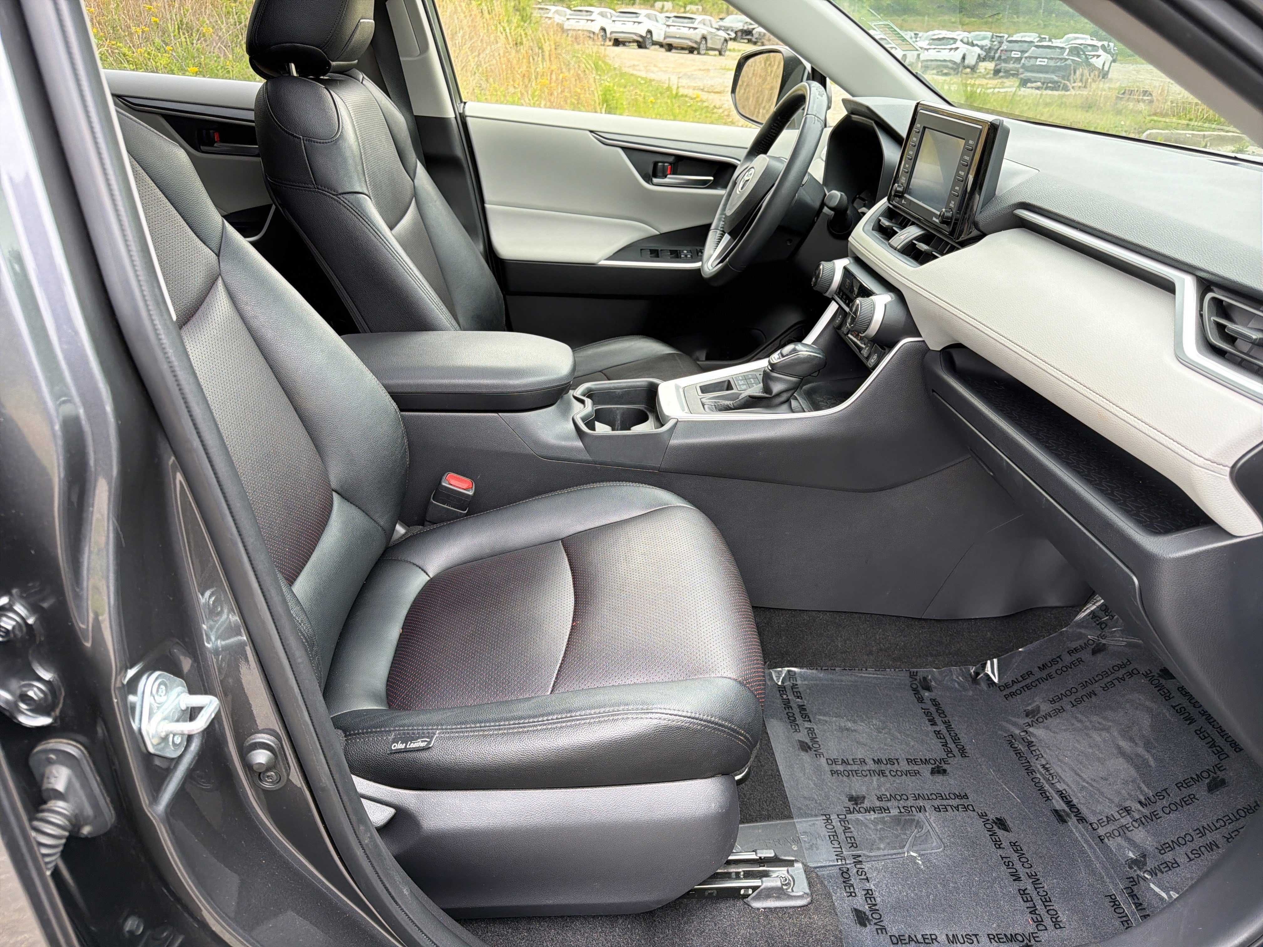 Used 2020 Toyota RAV4 XLE w/ Convenience Package AWD/4WD image 13