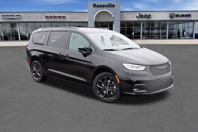 New 2026 Chrysler Pacifica Limited w/ S Appearance Package