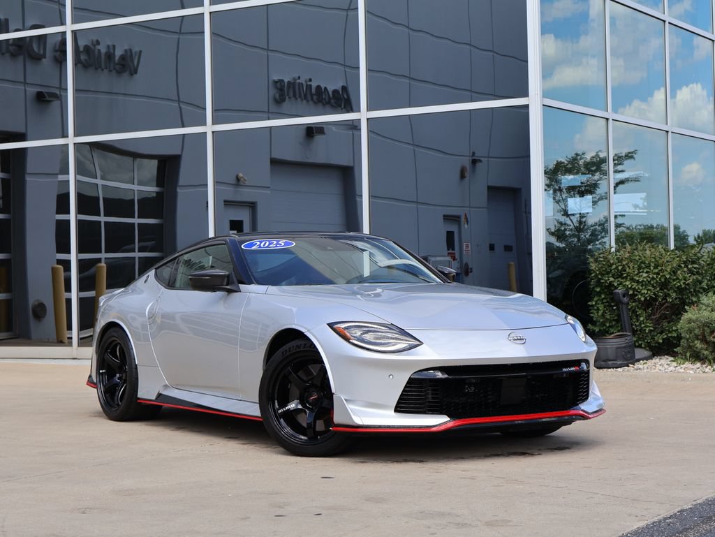 Used 2025 Nissan Z NISMO w/ Floor Mat Package RWD image 18