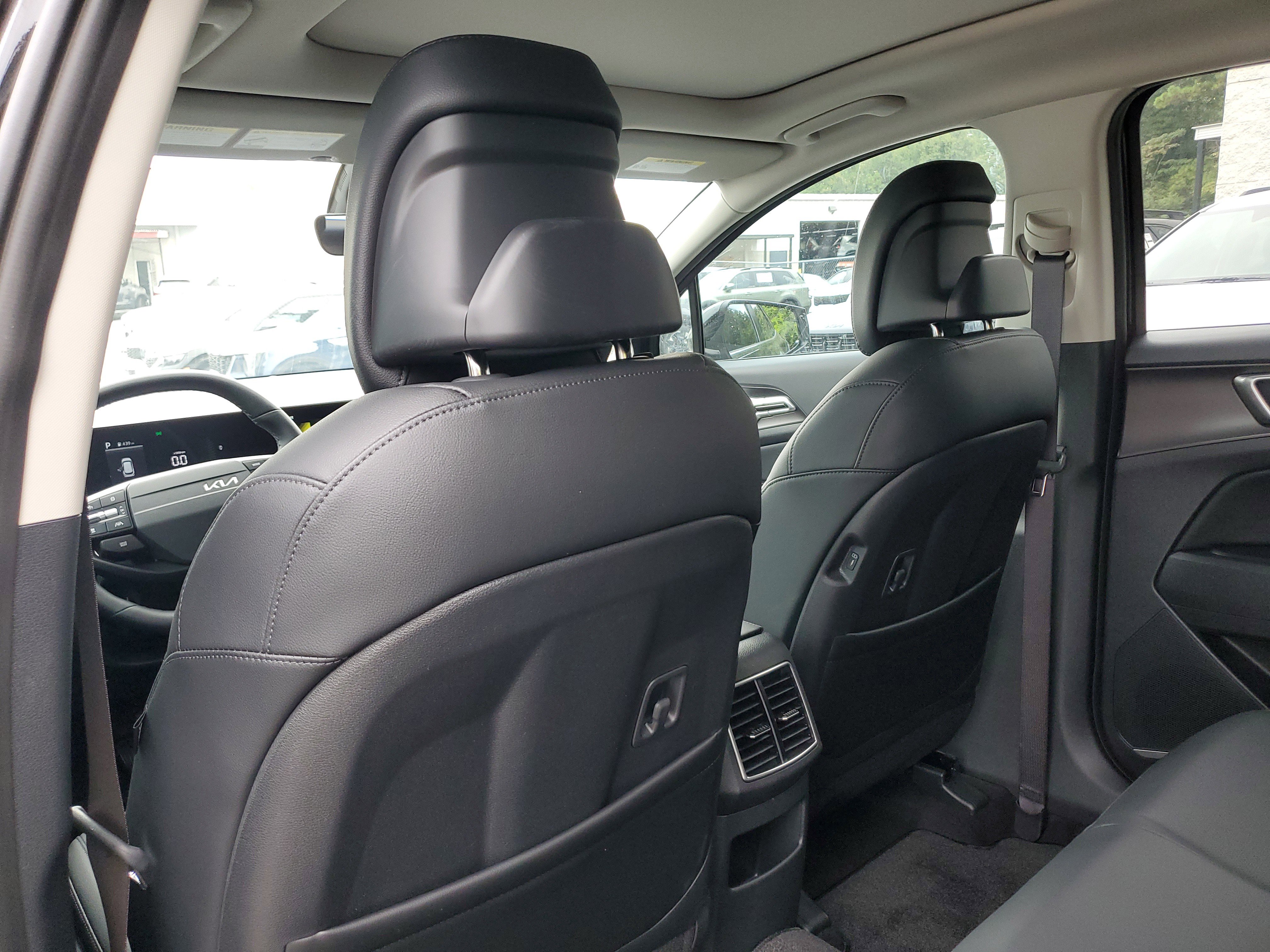 New 2026 Kia Sportage EX image 11