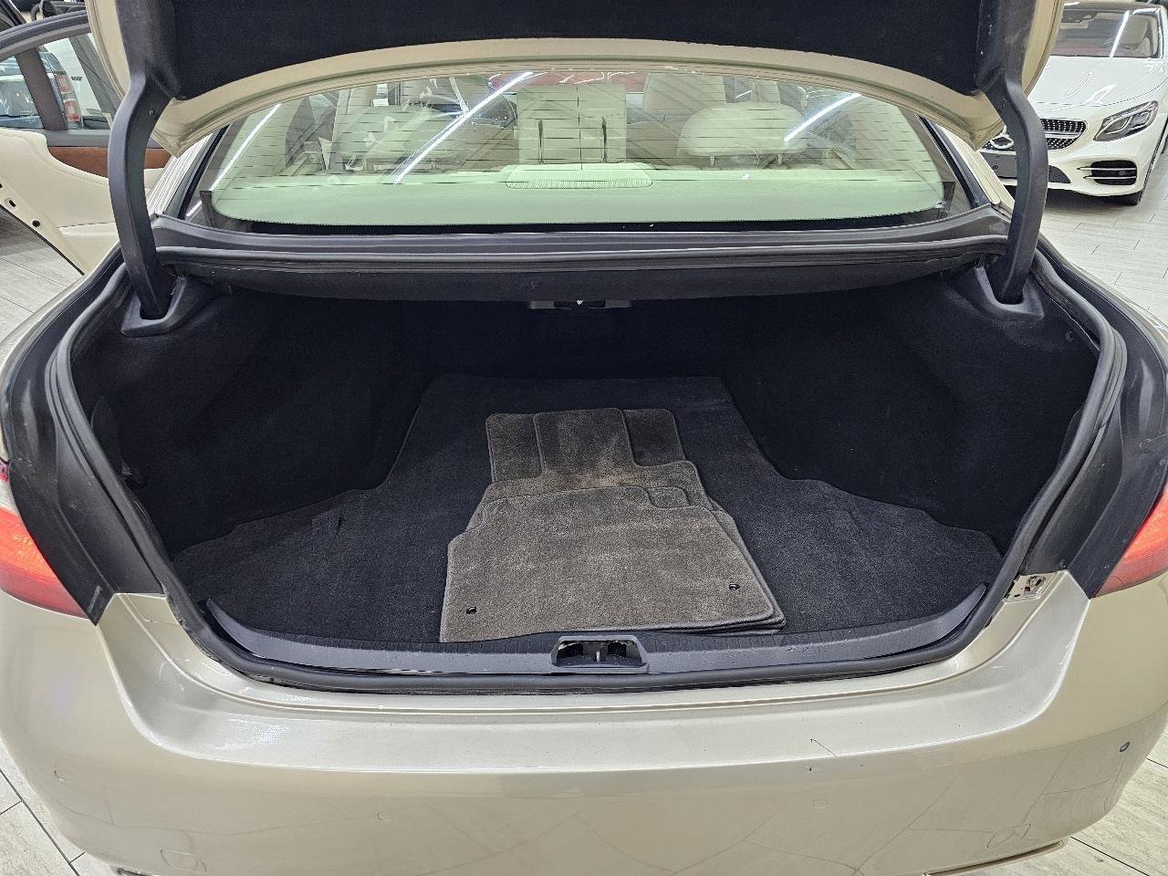 Used 2010 Lexus LS 460 Luxury image 13
