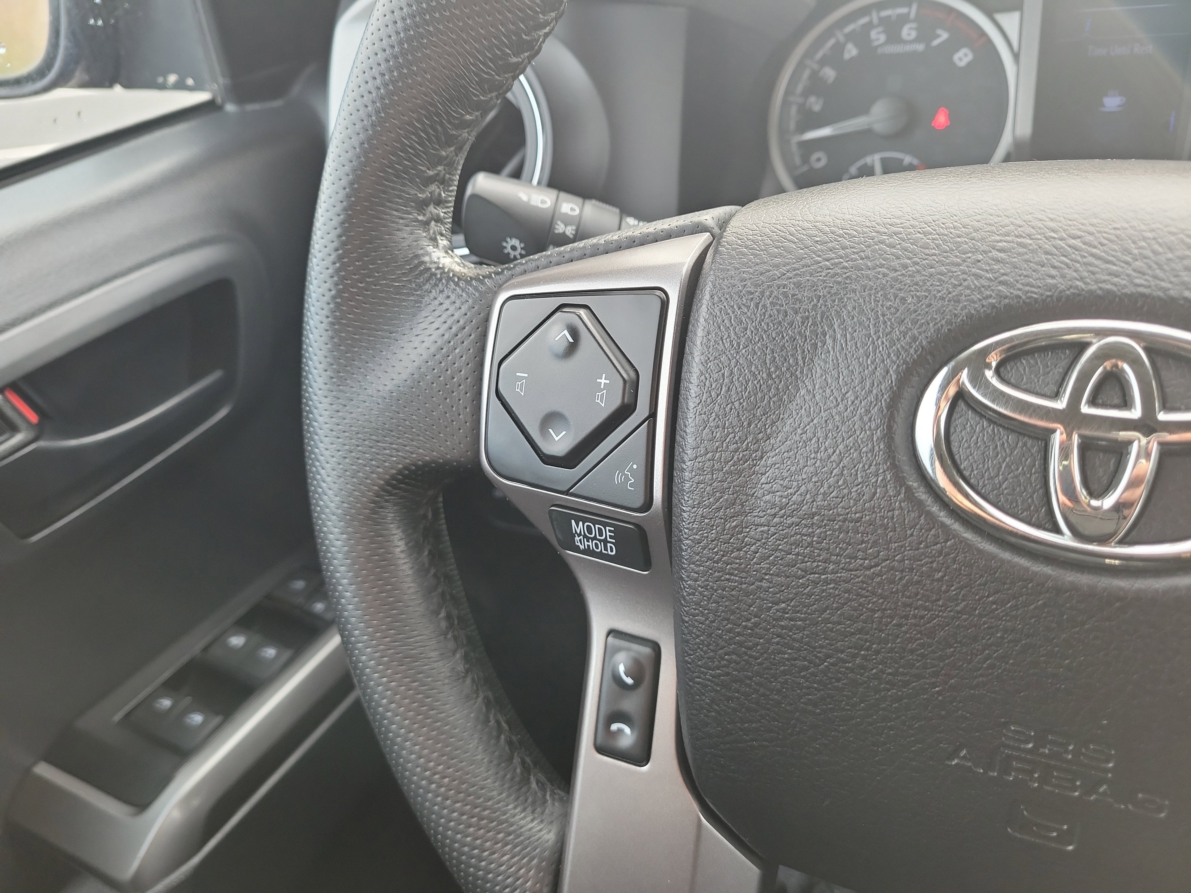 Used 2022 Toyota Tacoma SR5 image 24