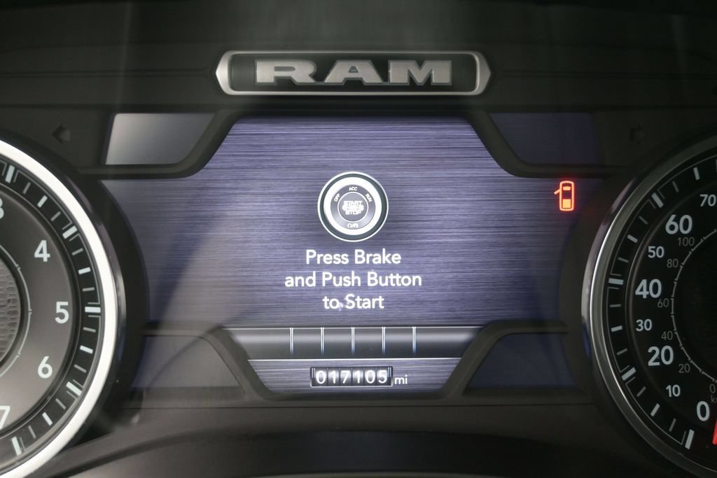 Used 2024 RAM 1500 Laramie AWD/4WD image 11