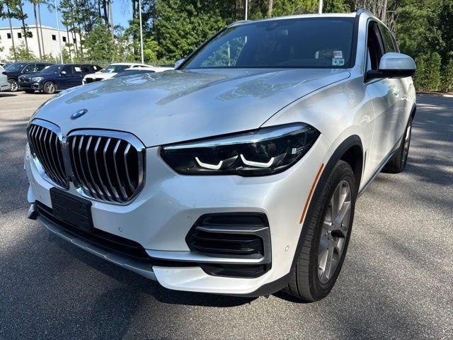 Used 2023 BMW X5 xDrive40i w/ Premium Package AWD/4WD image 9