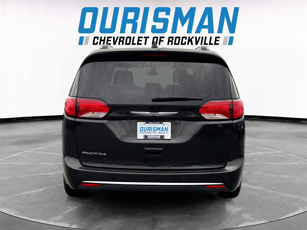 Used 2018 Chrysler Pacifica Touring-L image 5