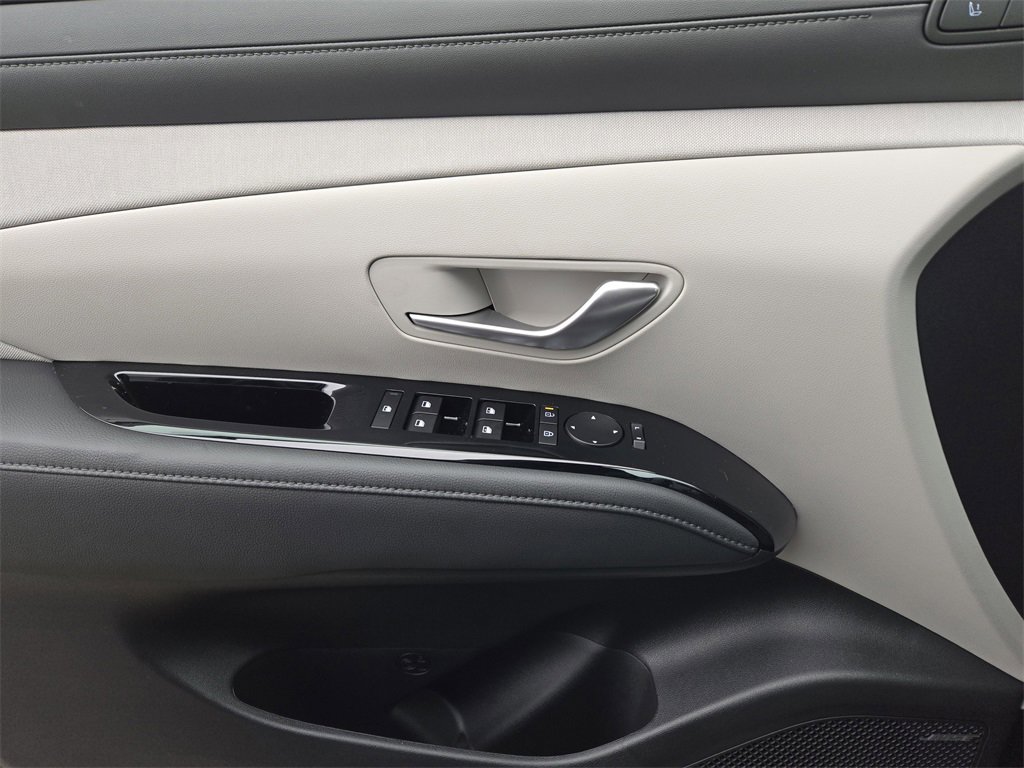 Used 2025 Hyundai Tucson Limited image 17