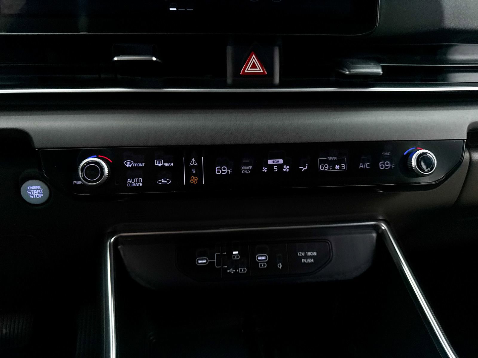 Certified 2025 Kia Carnival EX image 28