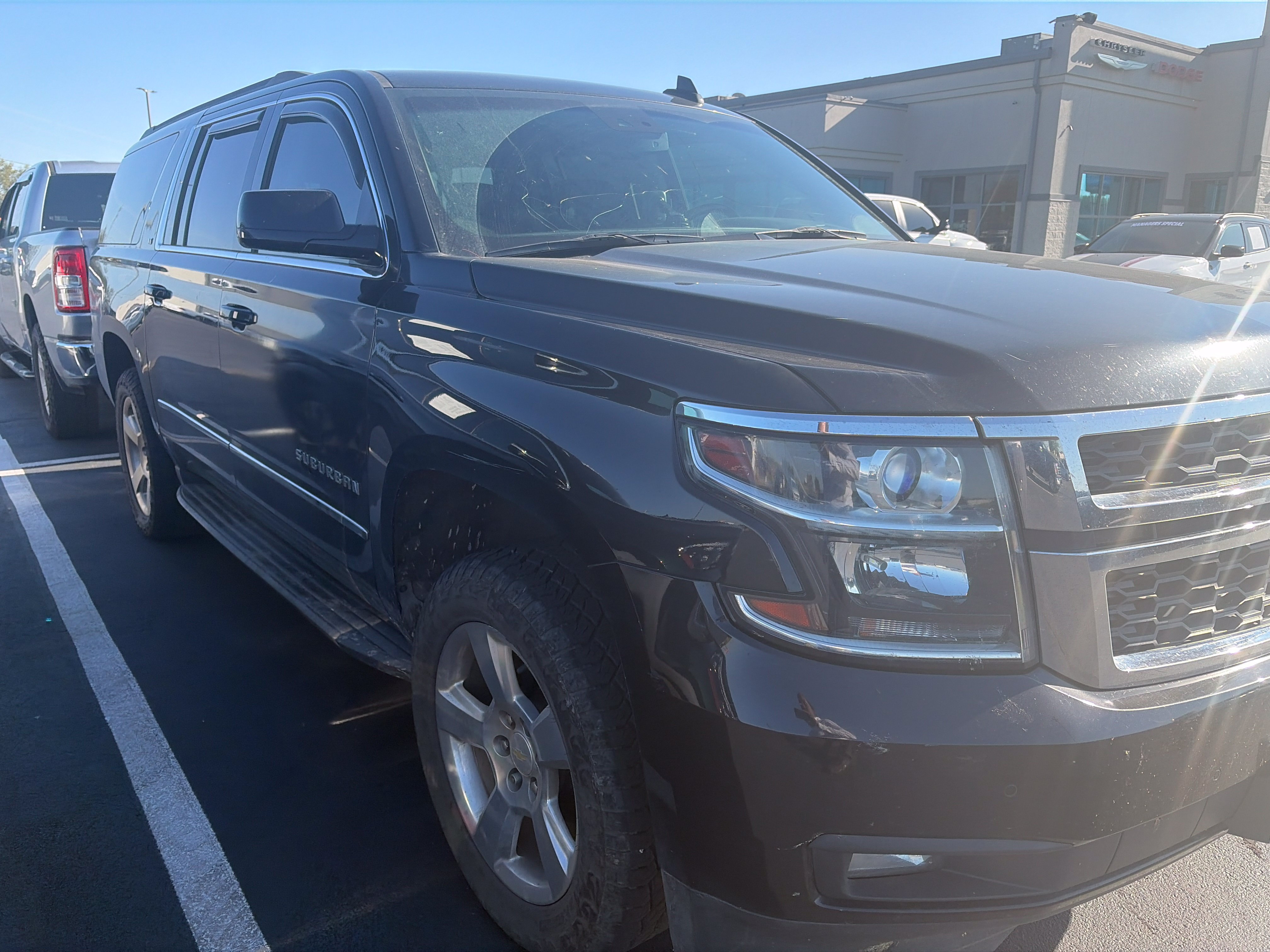 Used 2016 Chevrolet Suburban LT RWD image 4