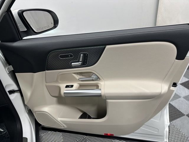 Used 2025 Mercedes-Benz GLA 250 4MATIC image 30