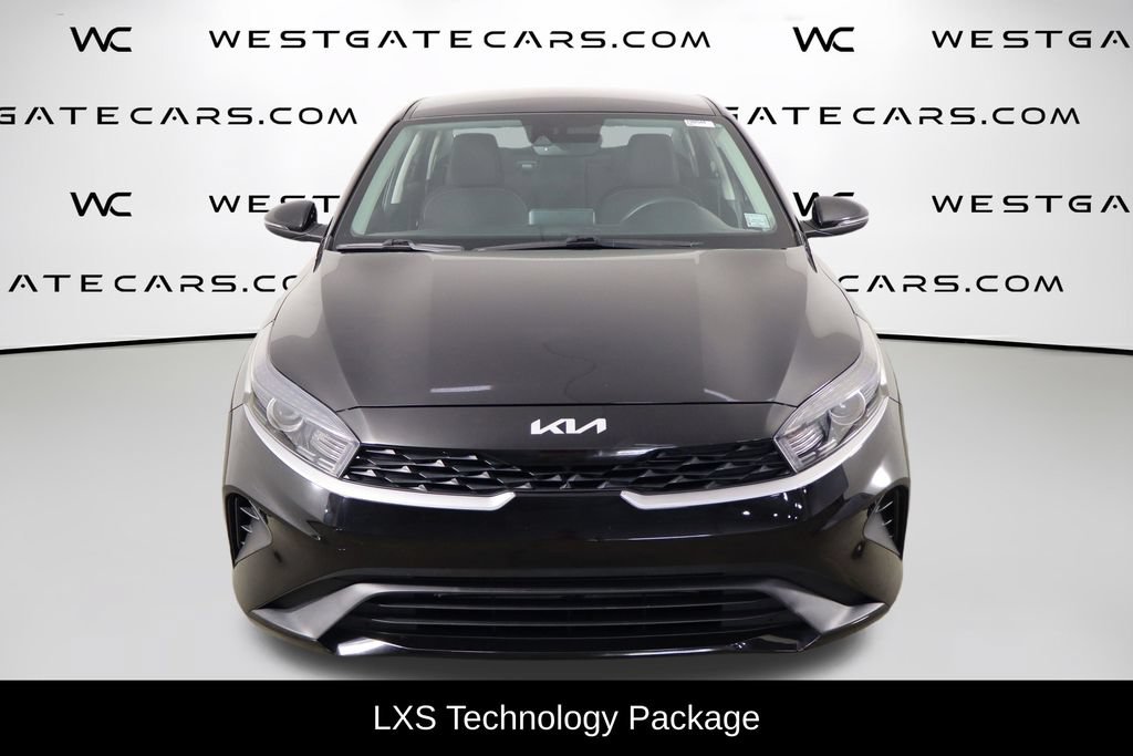 Used 2023 Kia Forte LXS w/ LXS Technology Package FWD image 2
