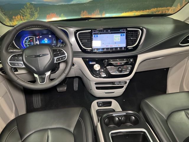 Used 2024 Chrysler Pacifica Limited FWD image 70