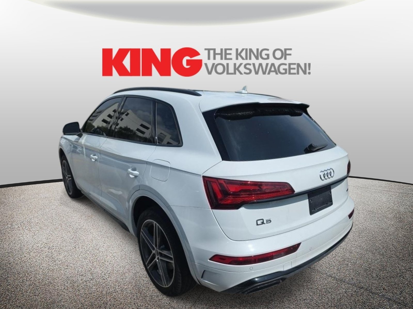 Used 2023 Audi Q5 e Premium Plus w/ Premium Plus Package AWD/4WD image 4