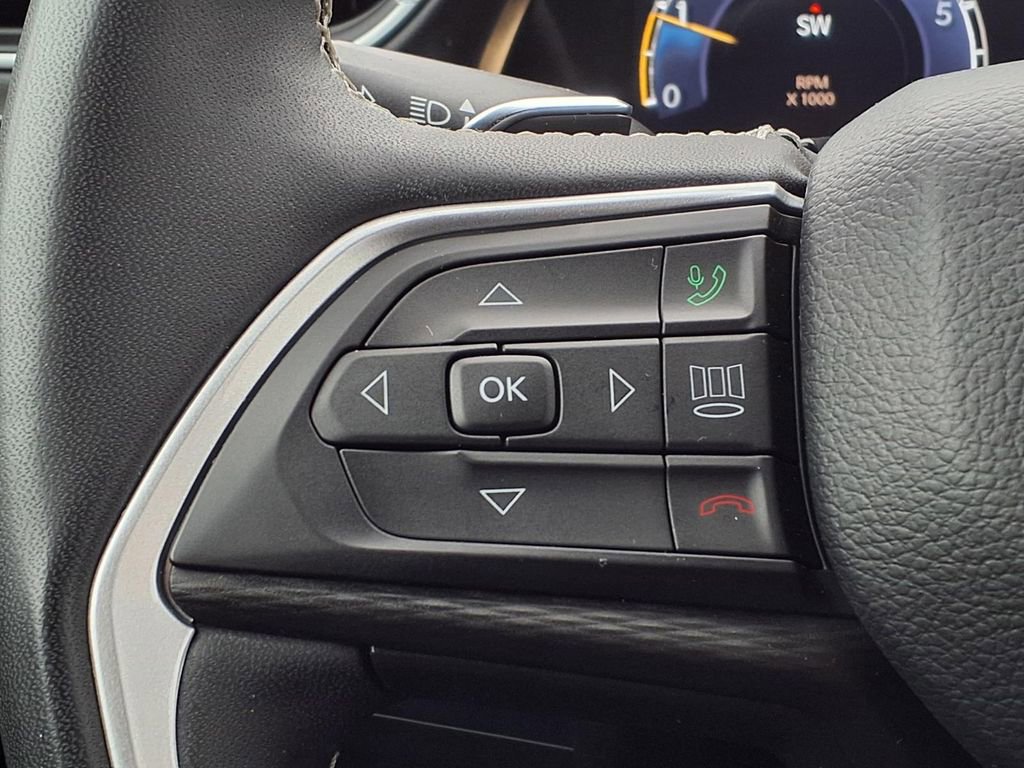 Used 2023 Jeep Grand Cherokee Altitude image 27