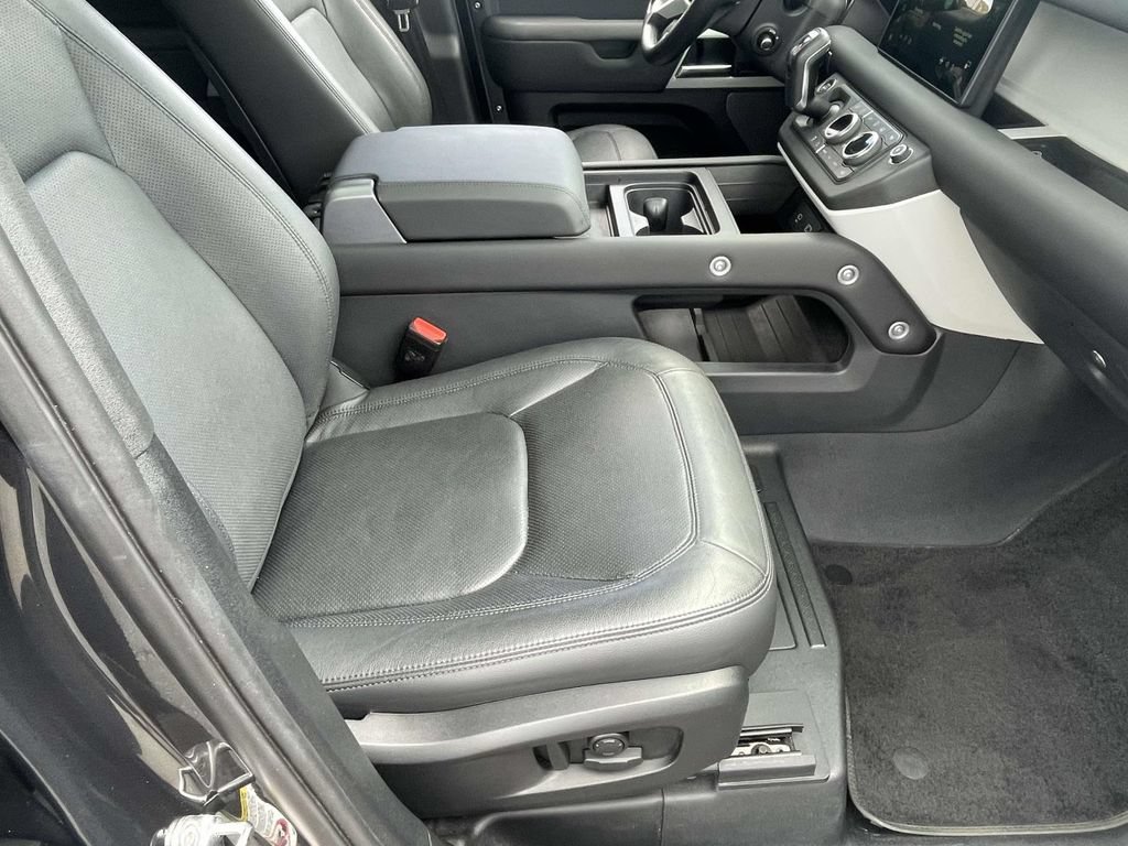 Certified 2024 Land Rover Defender 110 S AWD/4WD image 18
