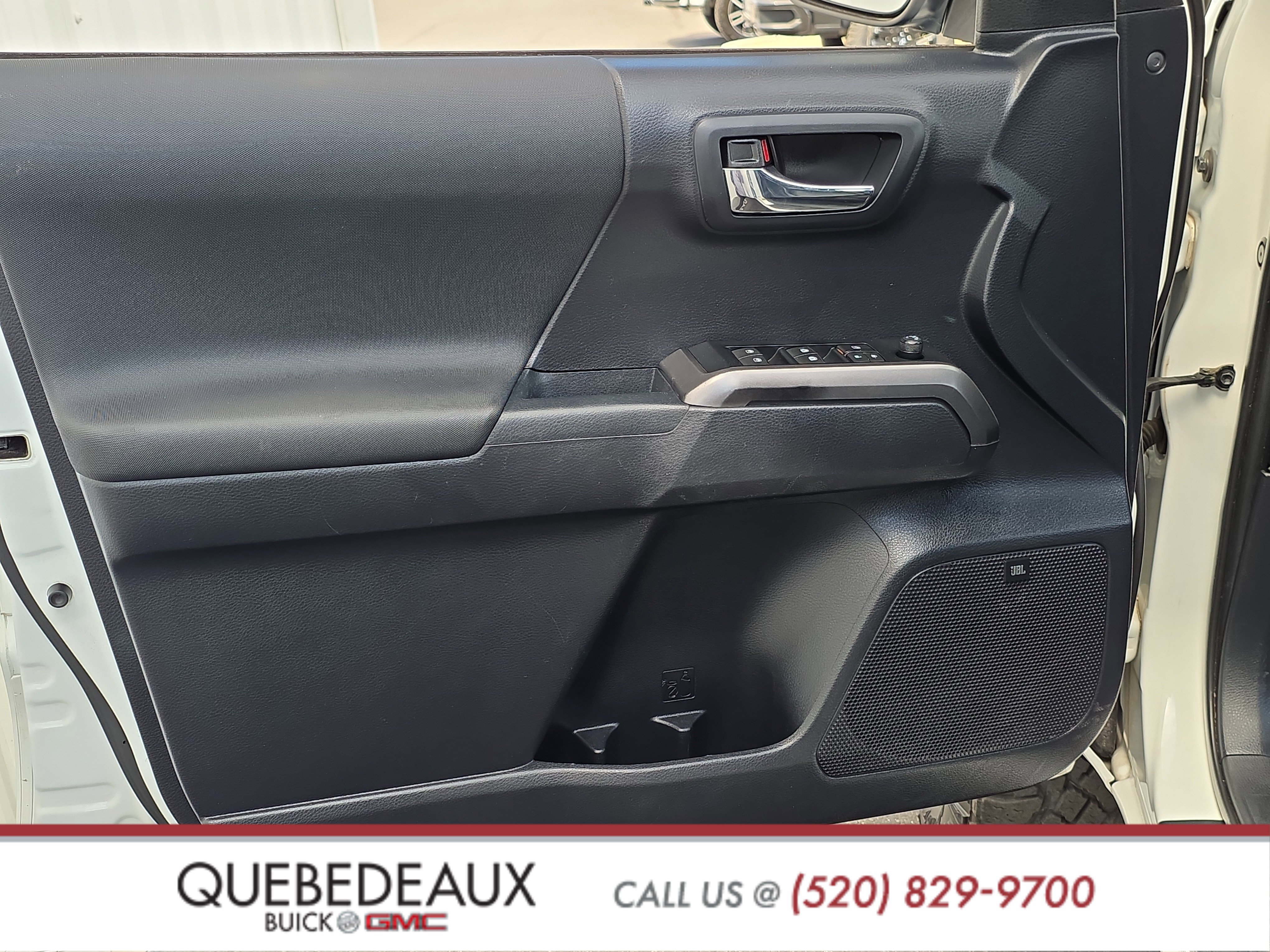 Used 2019 Toyota Tacoma TRD Off-Road AWD/4WD image 10