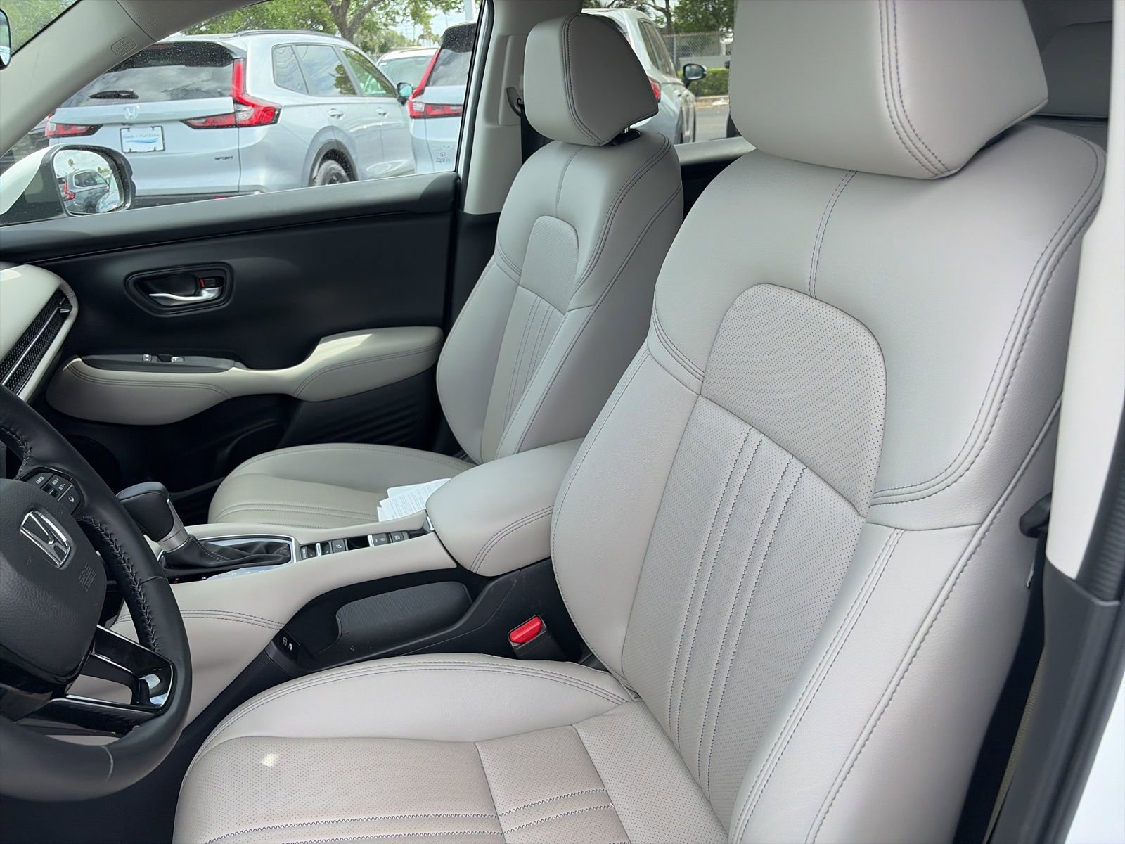 Used 2025 Honda HR-V EX-L image 10