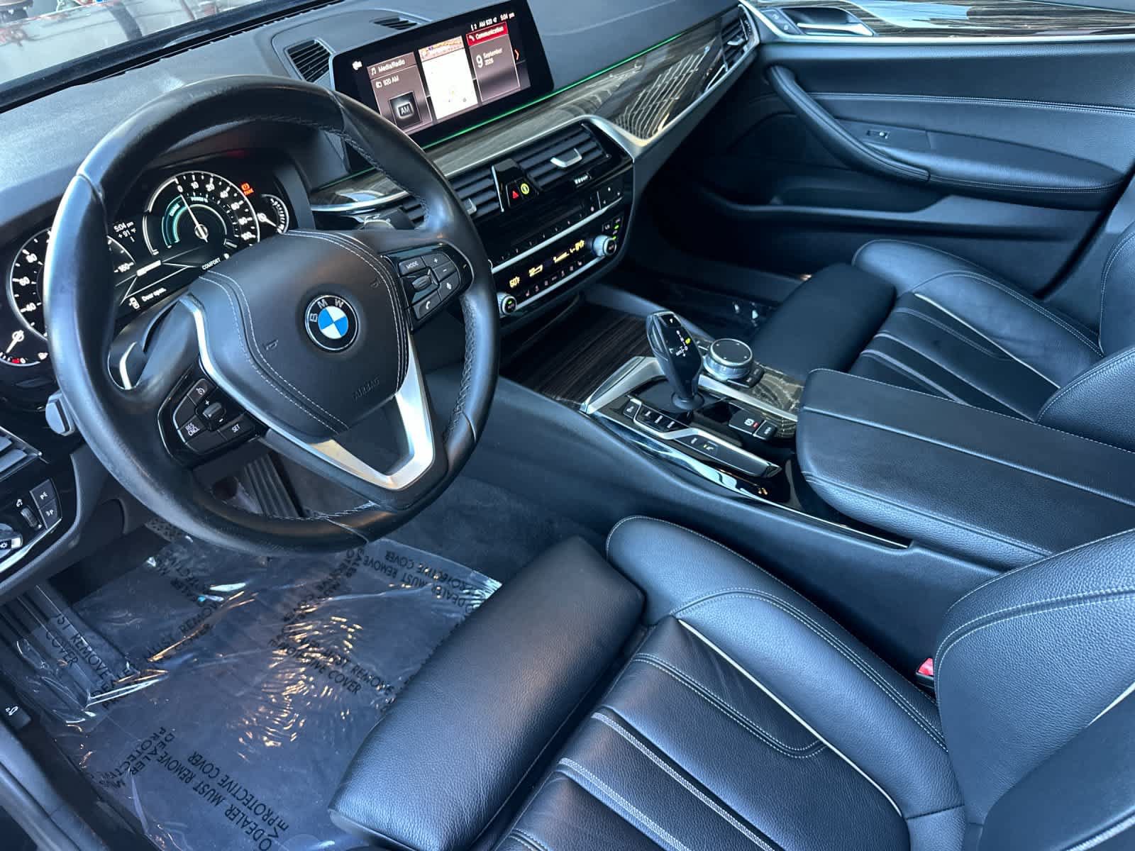 Used 2019 BMW 530e w/ Convenience Package RWD image 11