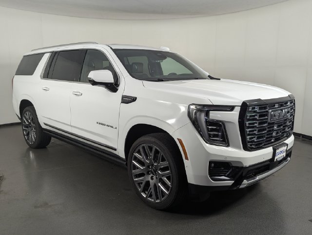 Used 2026 GMC Yukon XL Denali Ultimate AWD/4WD image 2