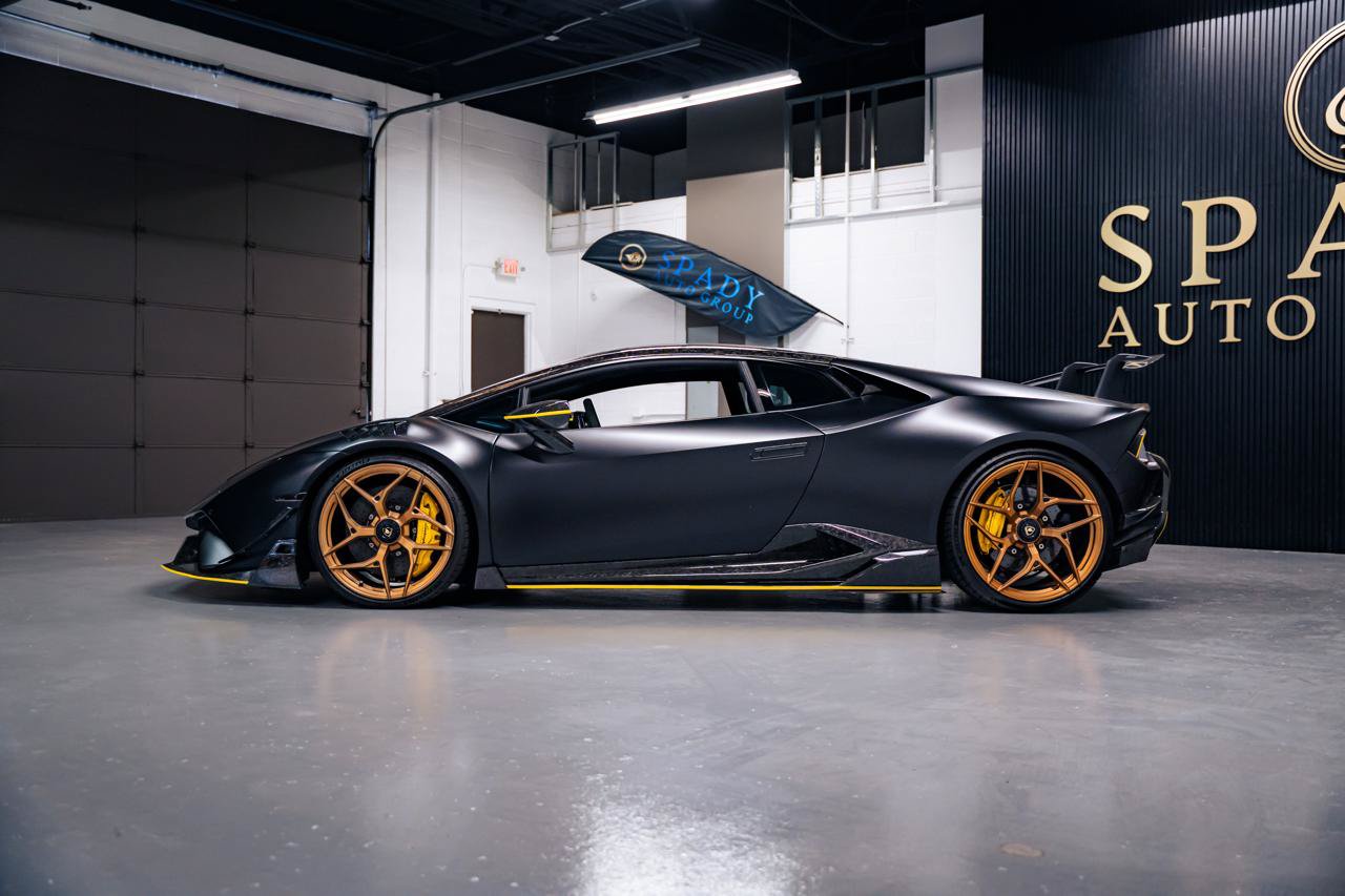 Used 2018 Lamborghini Huracan AWD/4WD image 4