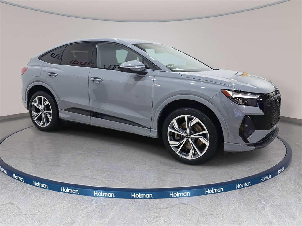 Used 2024 Audi Q4 e-tron Premium Plus image 5