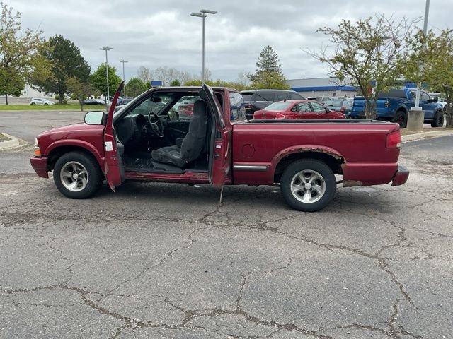 Used 2001 Chevrolet S10 Pickup LS w/ Preferred Equipment Group RWD image 20