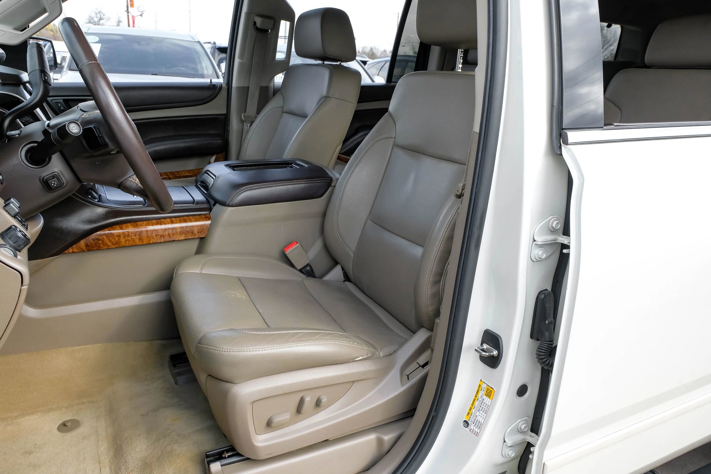 Used 2015 Chevrolet Suburban LTZ image 39