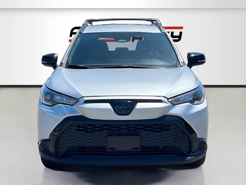 Used 2025 Toyota Corolla Cross AWD Hybrid image 2