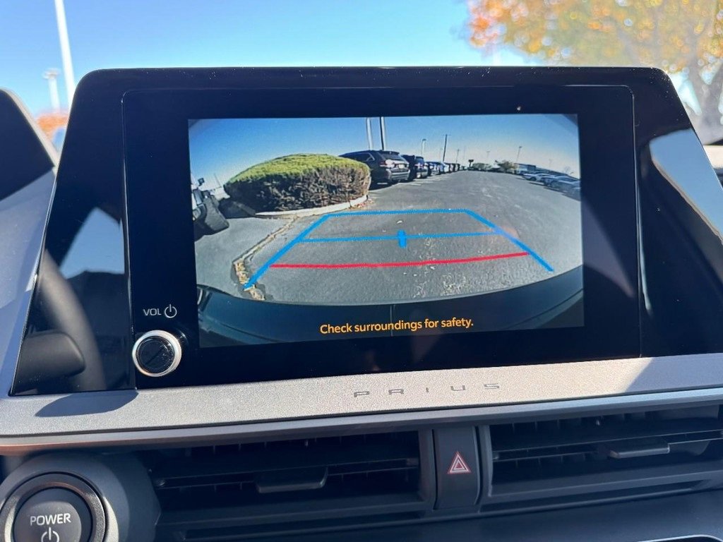 Used 2025 Toyota Prius LE image 20
