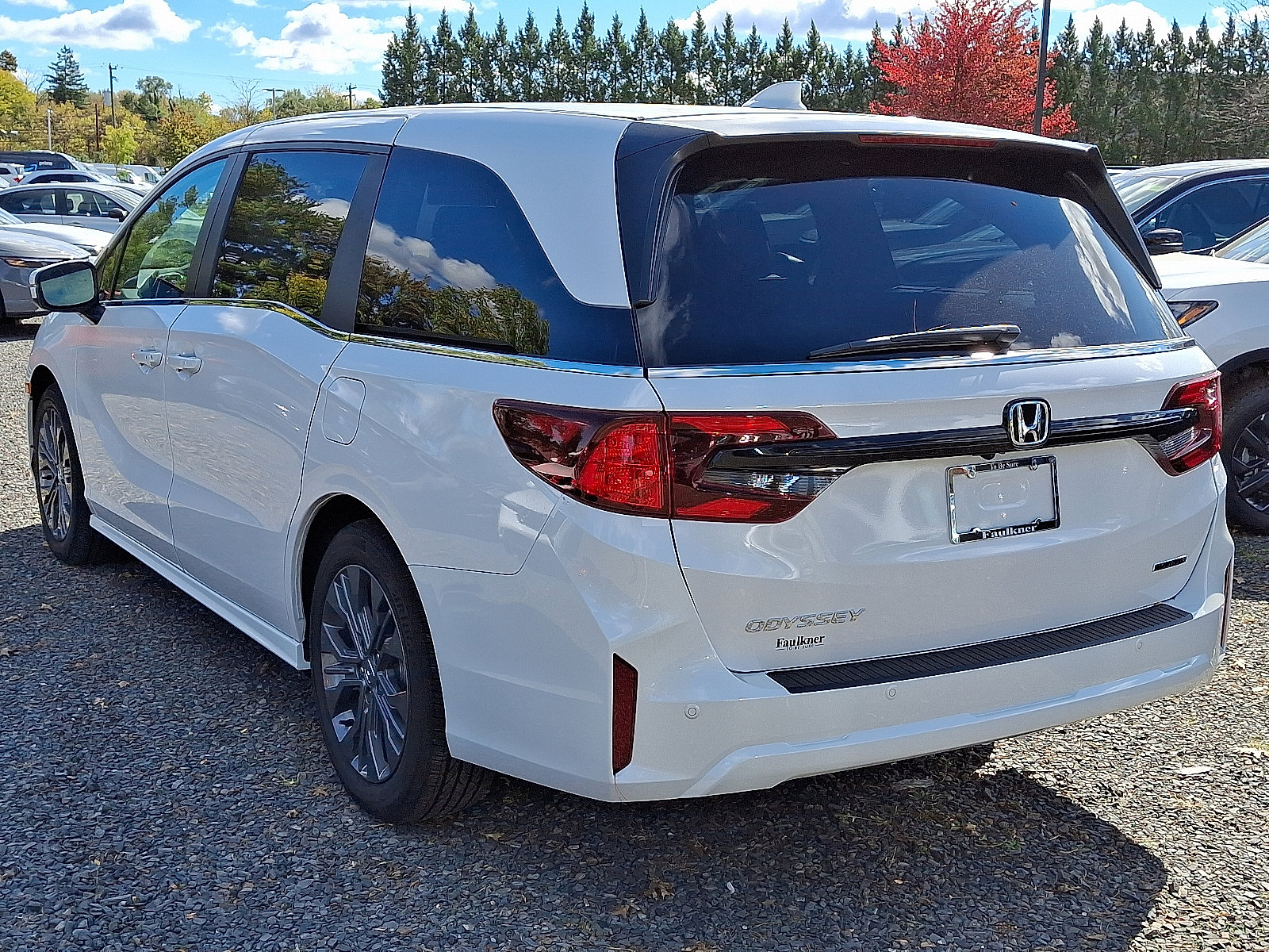 New 2026 Honda Odyssey Touring image 3