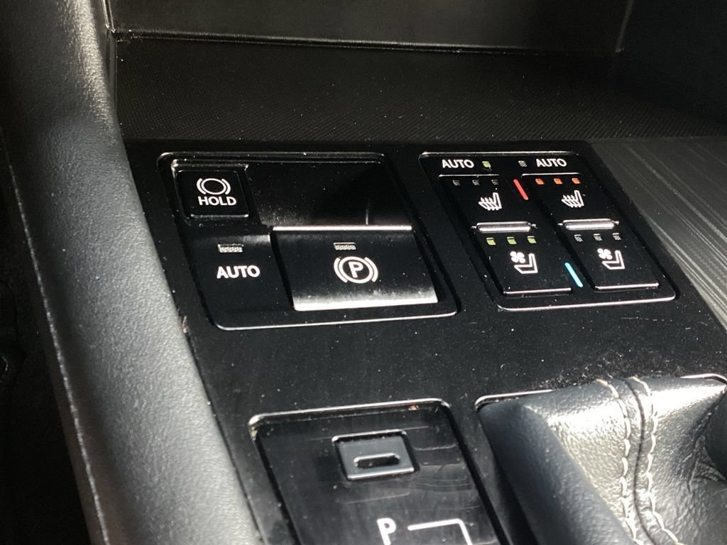 Used 2018 Lexus RX 350L AWD w/ Accessory Package image 16