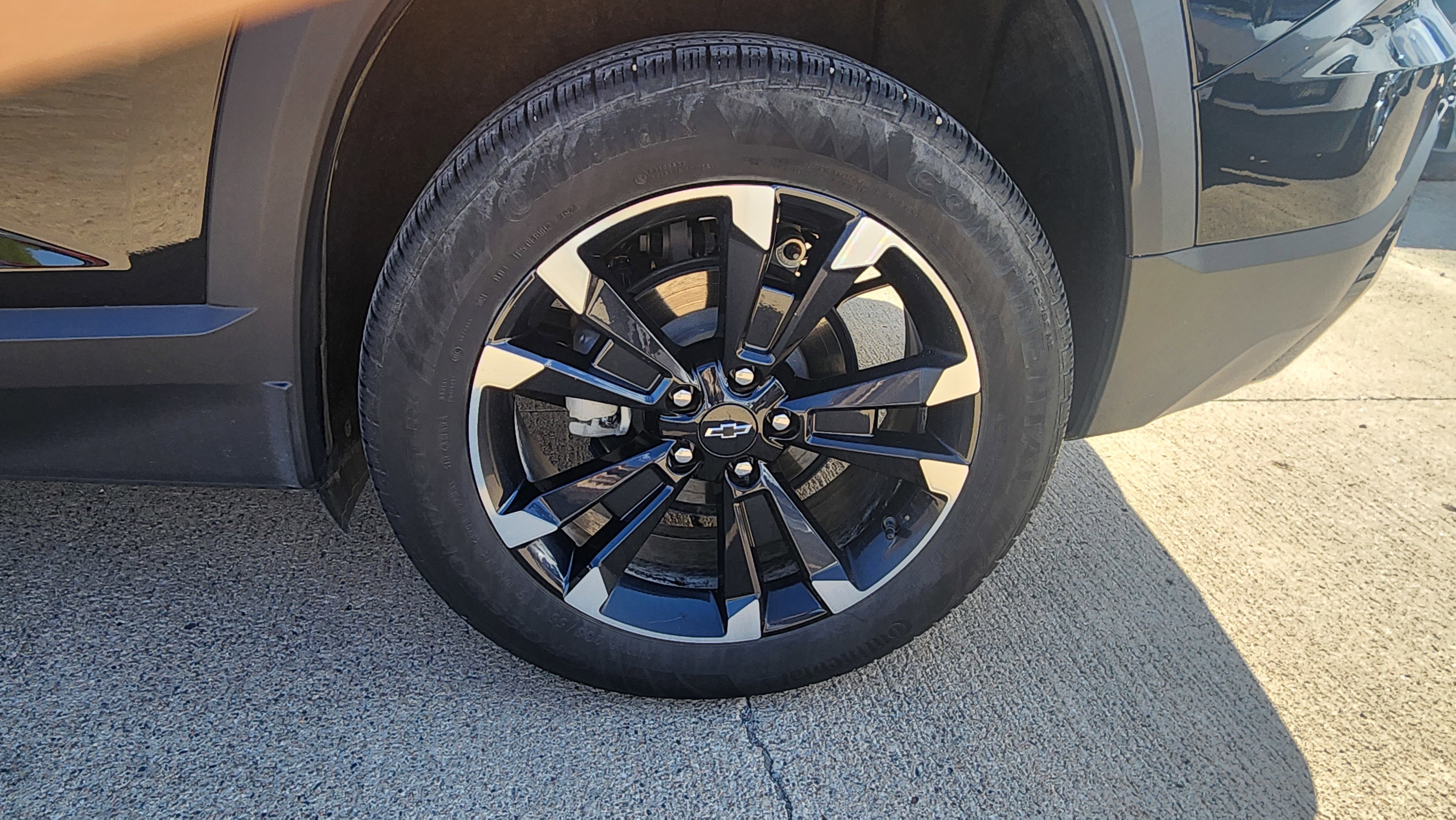 Used 2025 Chevrolet Equinox RS w/ Safety and Technology Package AWD/4WD image 9
