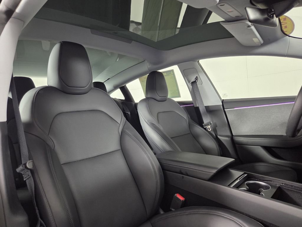 Used 2025 Tesla Model 3 Long Range image 31