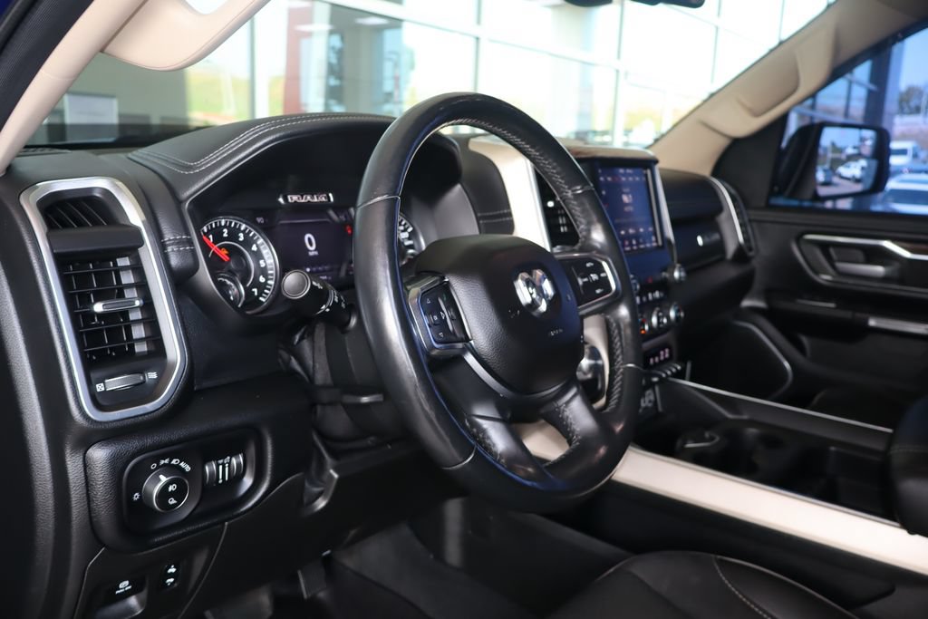 Used 2019 RAM 1500 Laramie AWD/4WD image 15